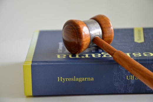 Hyreslagarna med en klubba.