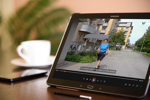 Surfplatta som visar en Vätterhemsfilm